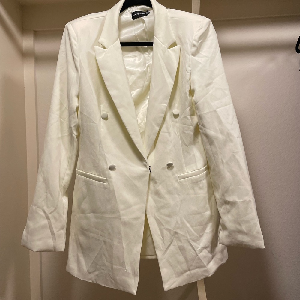Never worn - Pretty Little Thing (PLT) Oversized Blazer w/ Snap Closure - Size 8